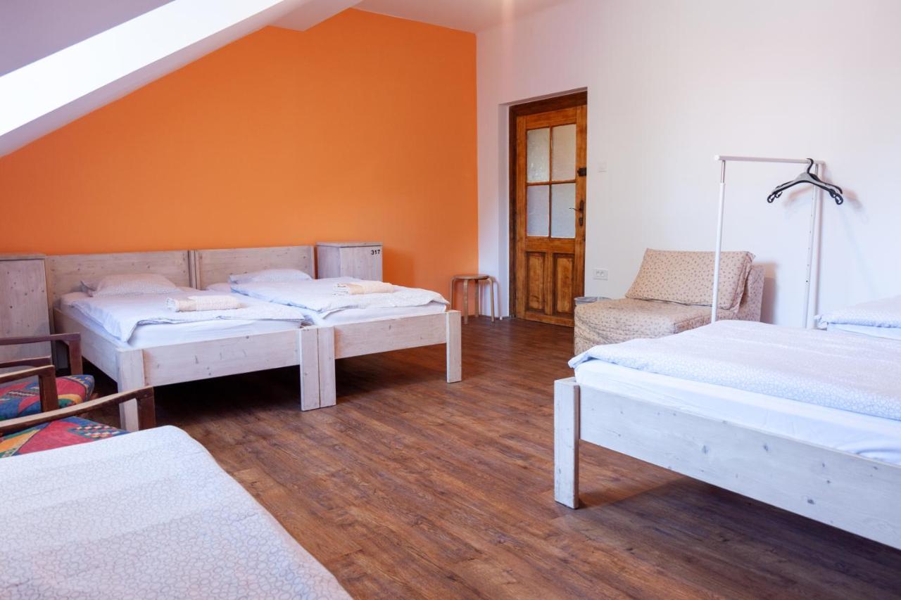 Vila Veselova, Ljubljana City Center Hostel ภายนอก รูปภาพ