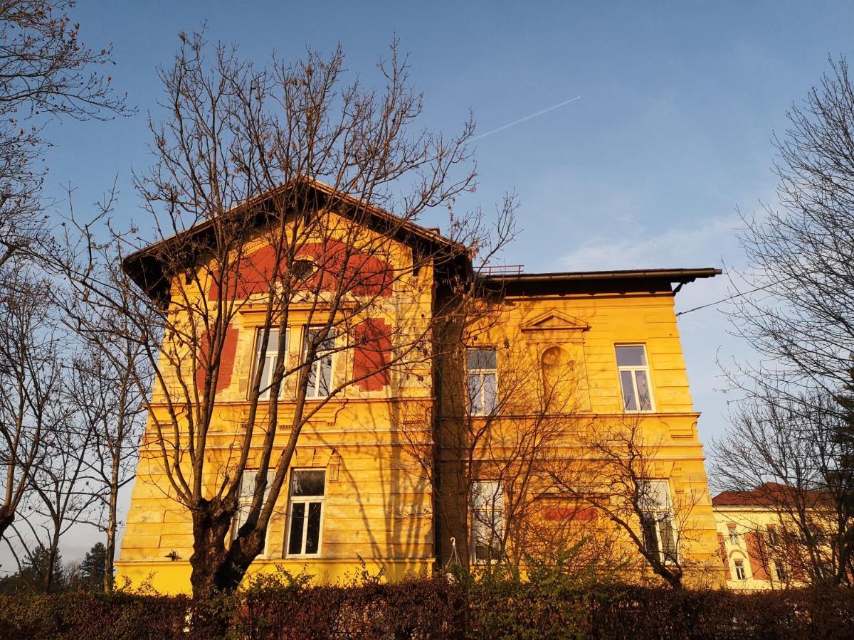 Vila Veselova, Ljubljana City Center Hostel ภายนอก รูปภาพ