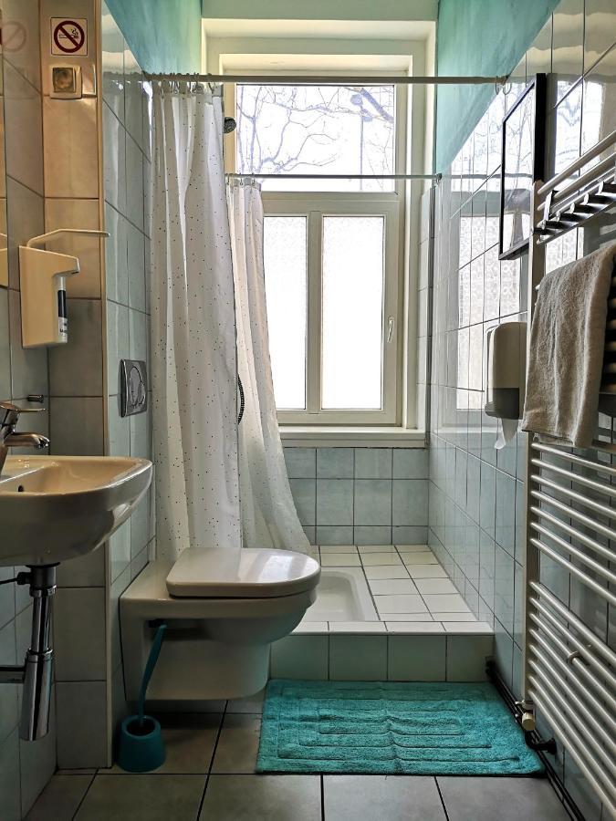 Vila Veselova, Ljubljana City Center Hostel ภายนอก รูปภาพ